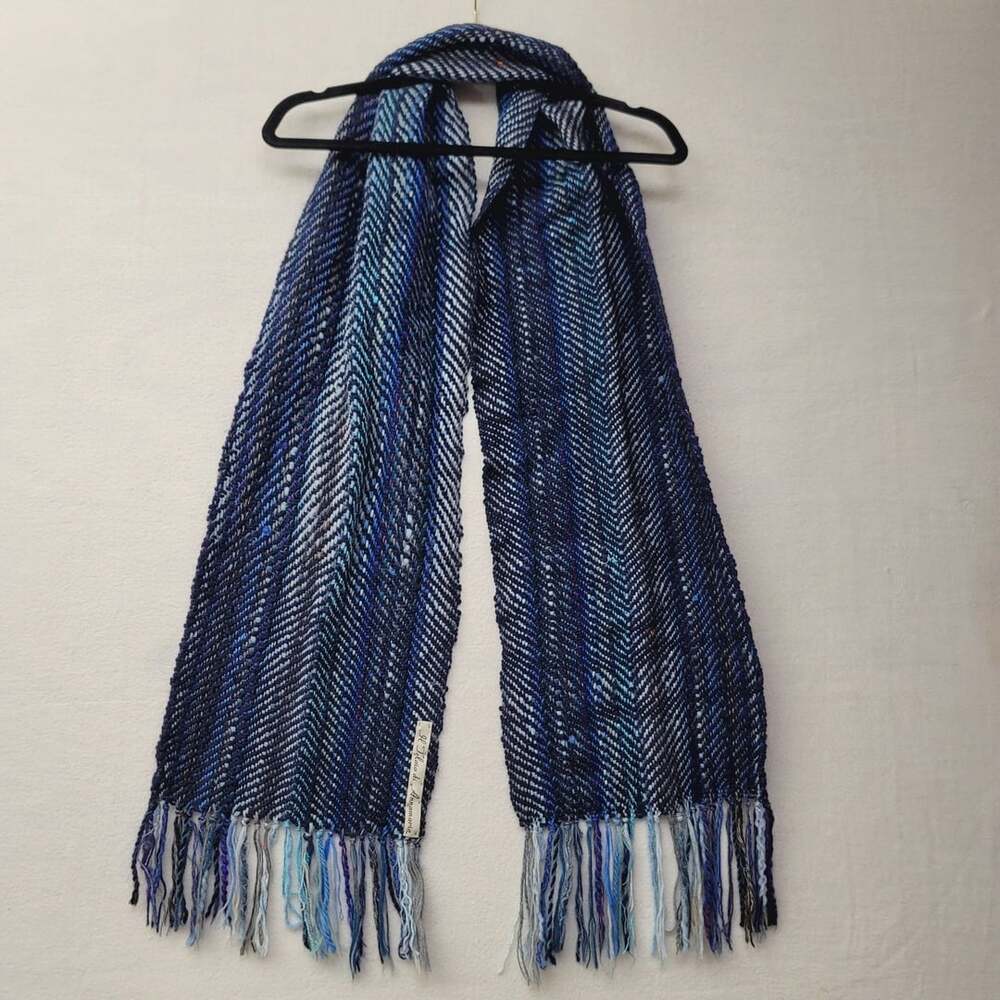 Il Telaio di Annamaria Handwoven Scarf Blue Tweed Fringe
